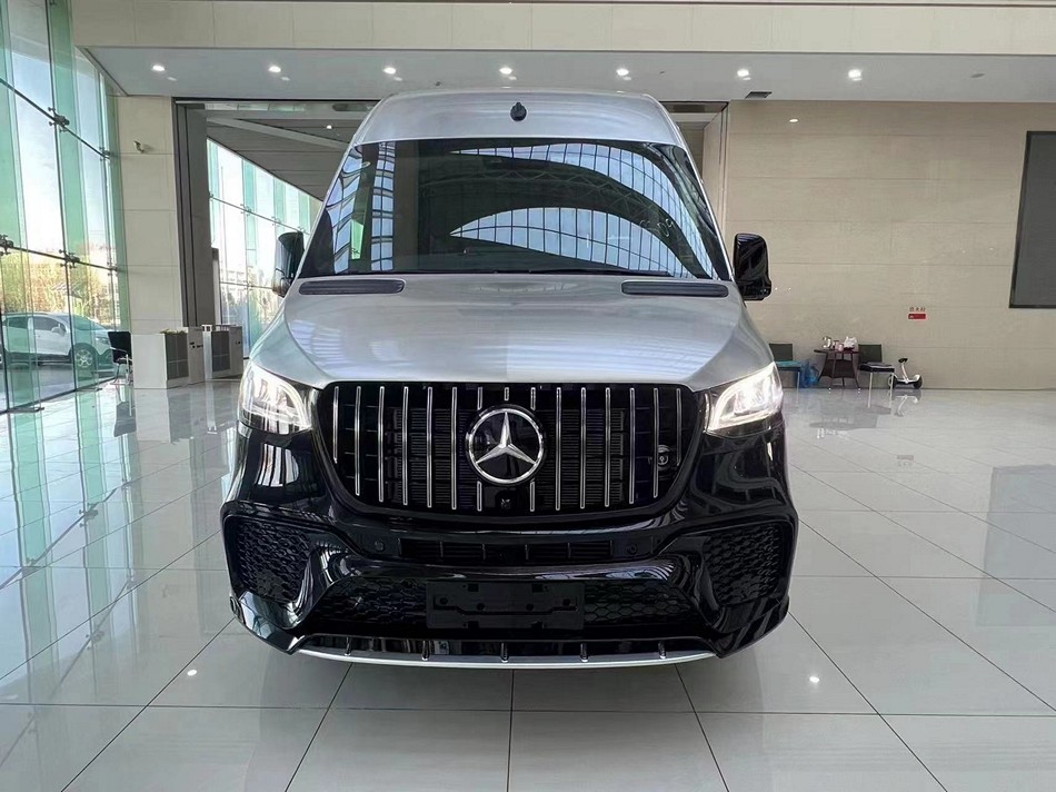 AMG-Style Body Kit for 2018–2025 Mercedes-Benz Sprinter - Image 2